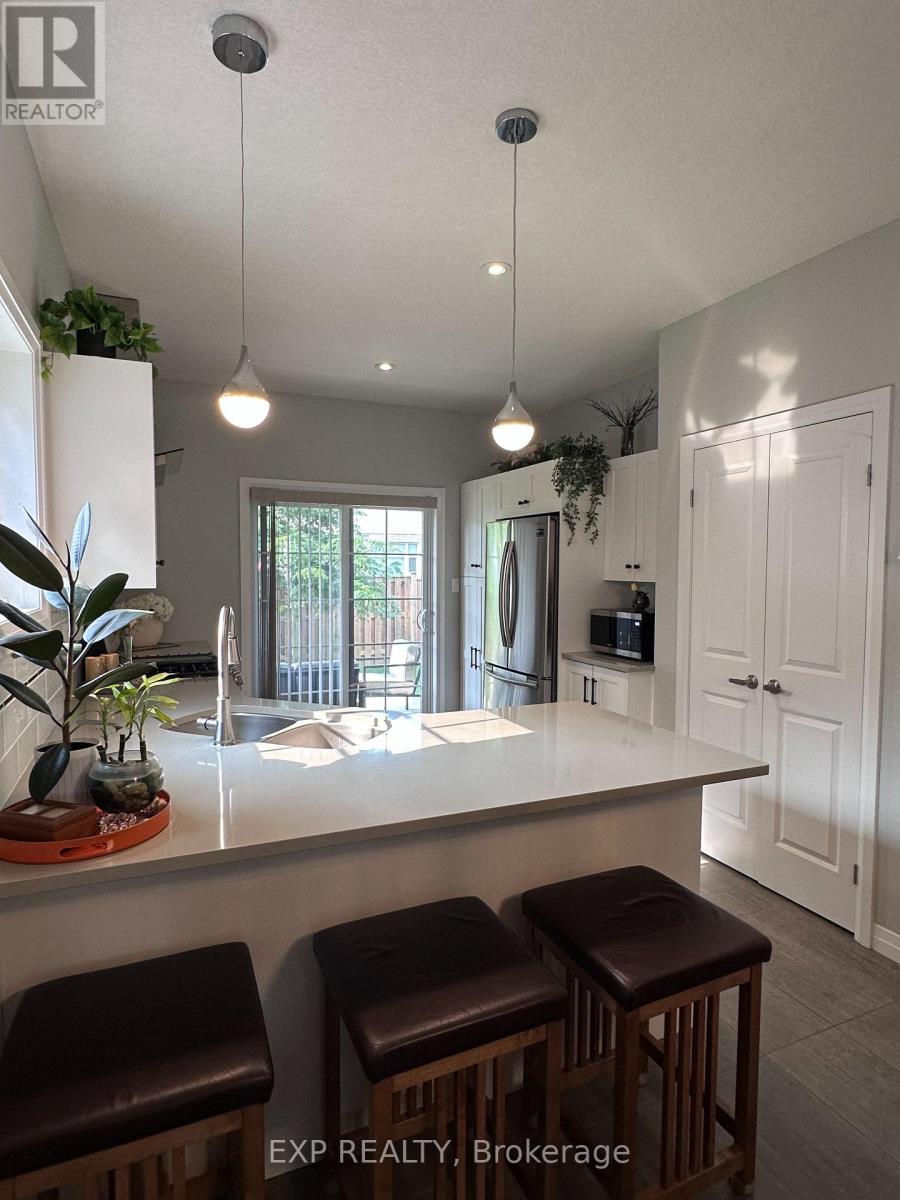 Photo 11 of 15 2910 Tokala Trail, London North ON