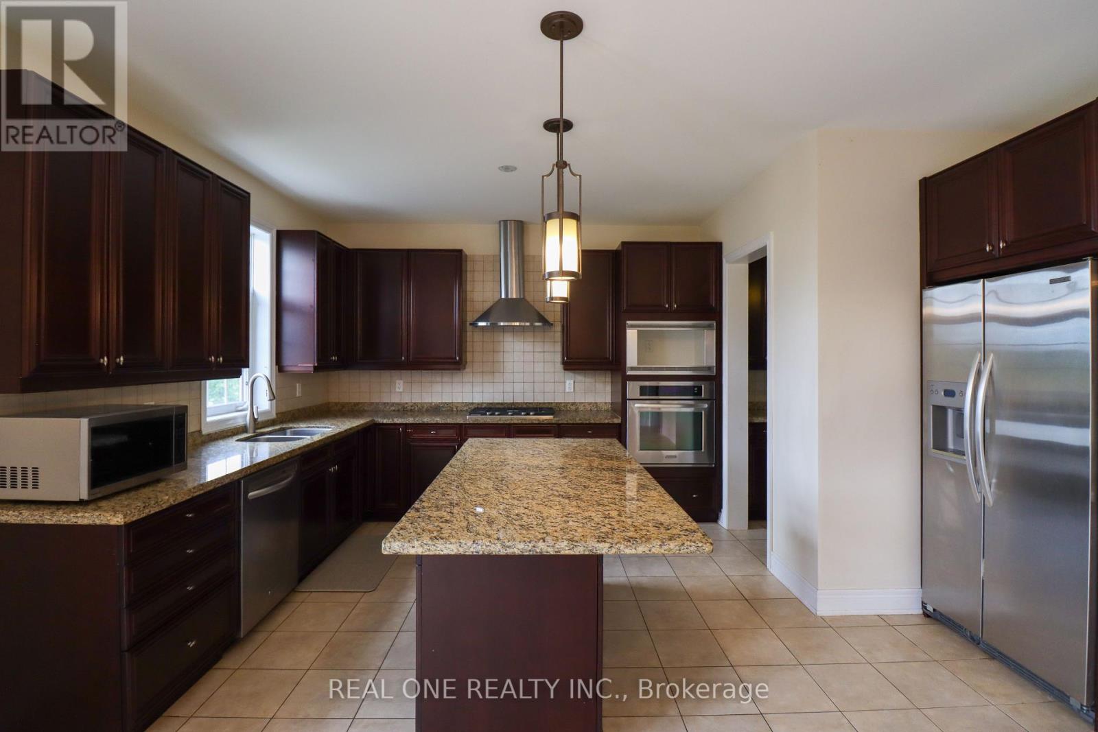 Photo 13 of 1330 Kestell Boulevard, Oakville ON