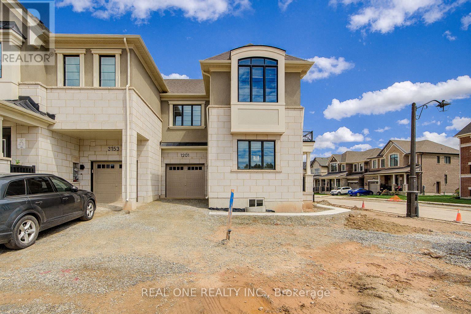 Photo 4 of 1201 Onyx Trail, Oakville ON