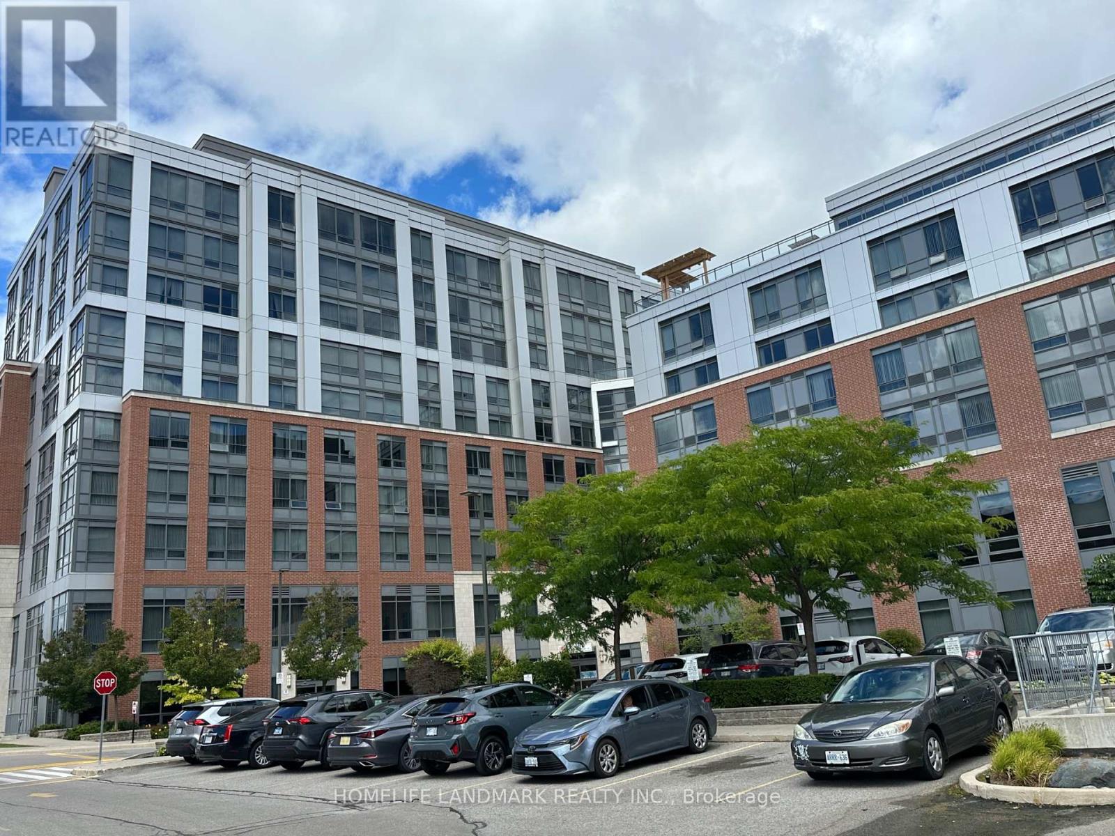 Photo 1 of 386 11211 Yonge Street, Richmond Hill ON