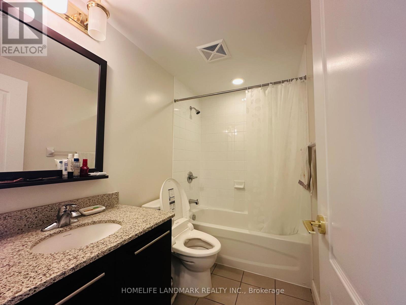 Photo 10 of 386 11211 Yonge Street, Richmond Hill ON