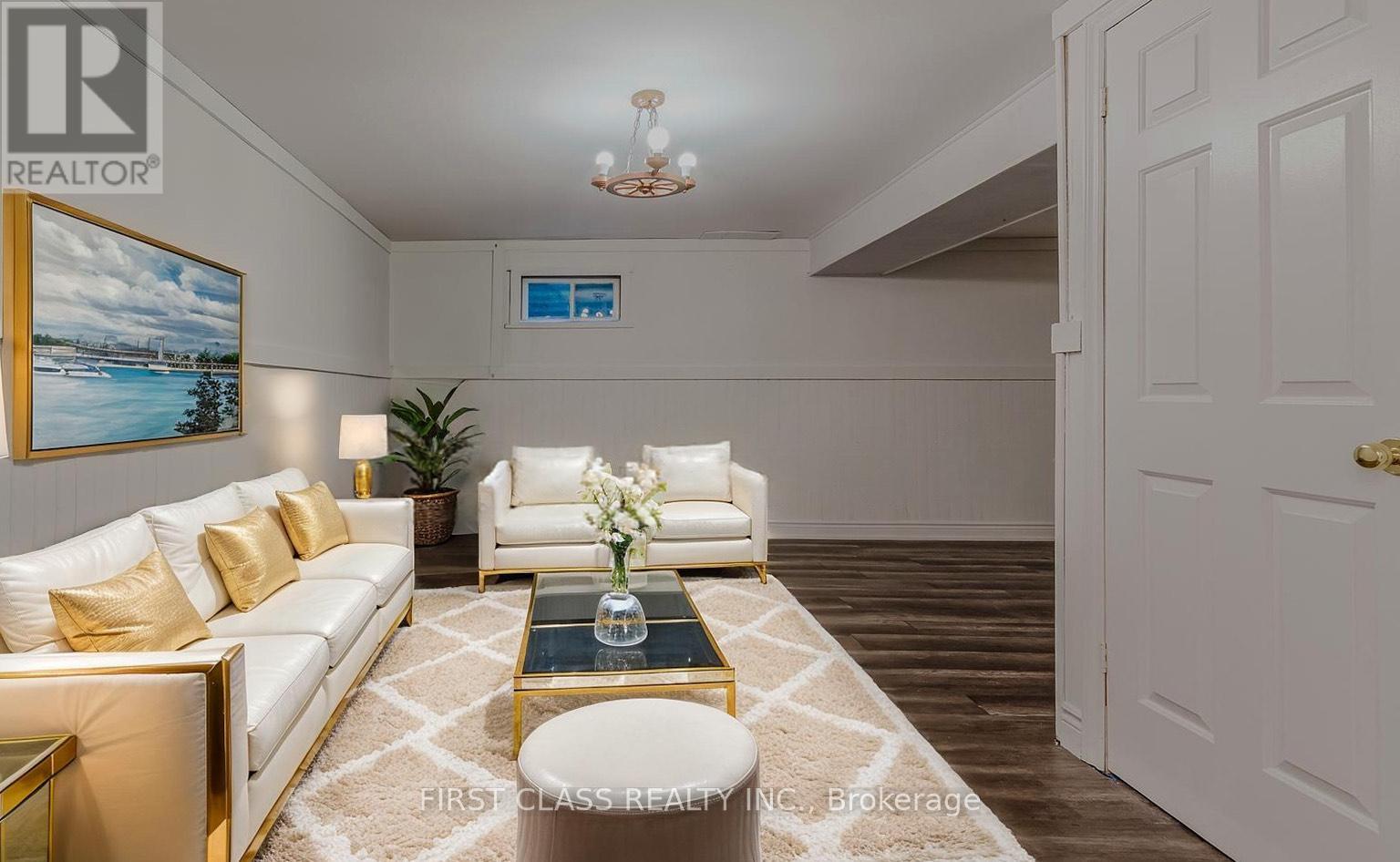 Photo 19 of 75 Royal Salisbury Way, Brampton ON