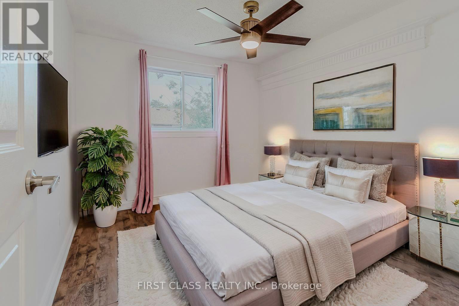 Photo 6 of 75 Royal Salisbury Way, Brampton ON