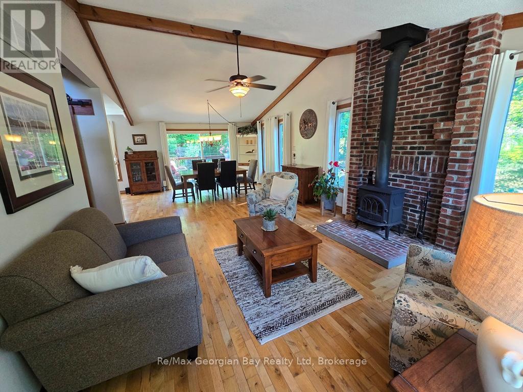Photo 17 of 30 Sumac Crescent, Oromedonte ON