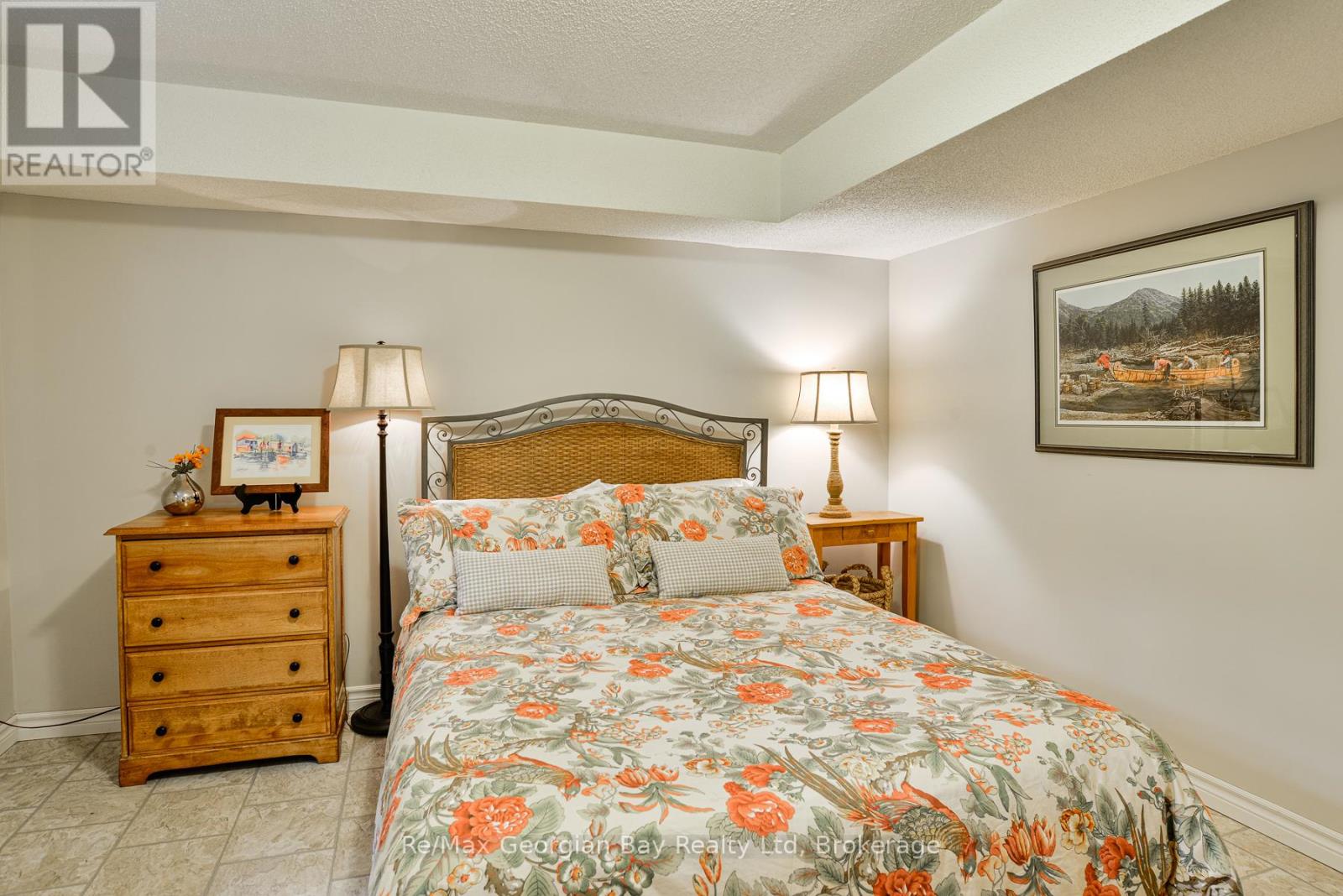 Photo 27 of 30 Sumac Crescent, Oromedonte ON