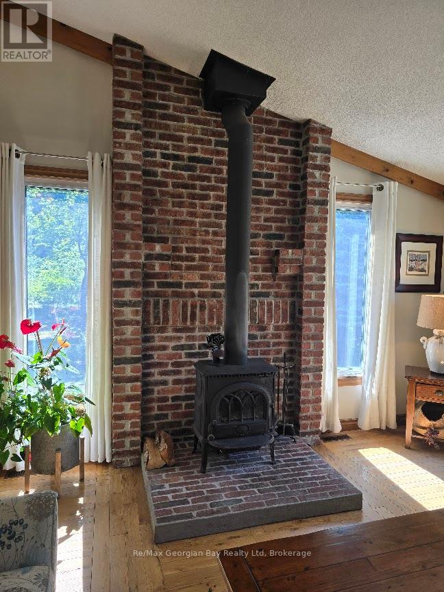 Photo 18 of 30 Sumac Crescent, Oromedonte ON