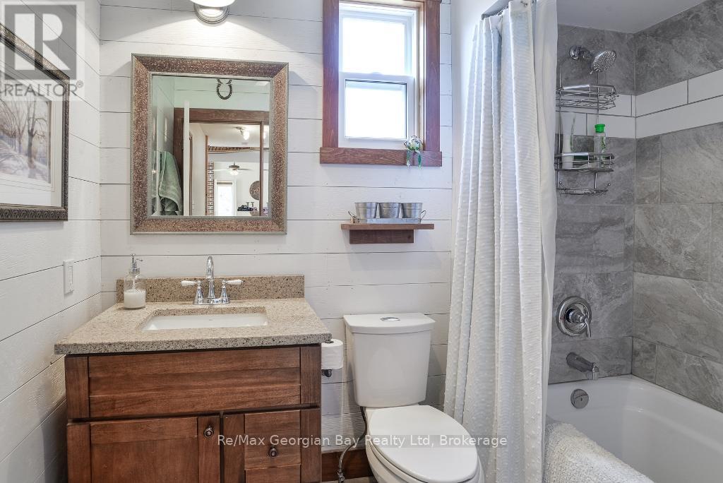 Photo 19 of 30 Sumac Crescent, Oromedonte ON