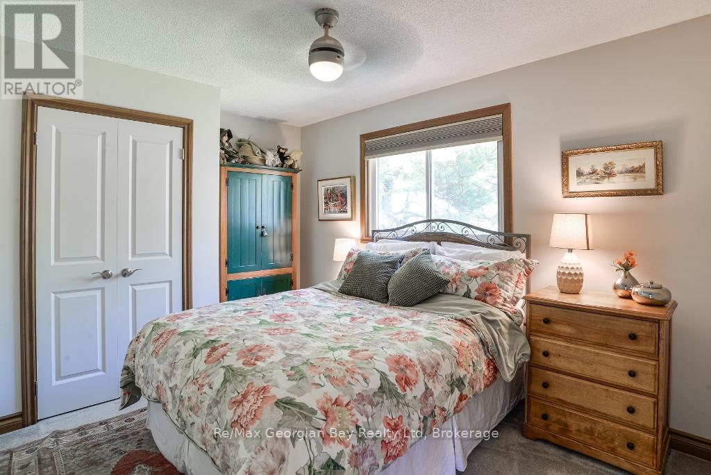 Photo 22 of 30 Sumac Crescent, Oromedonte ON