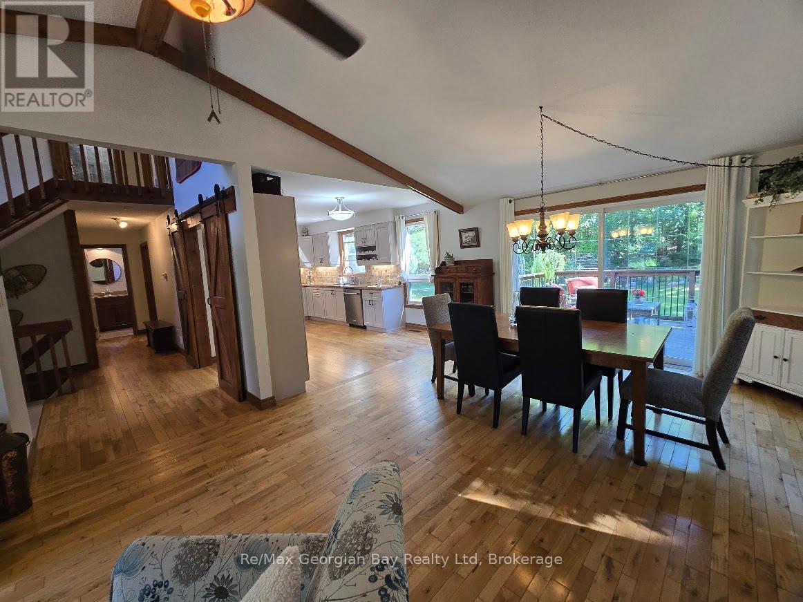 Photo 9 of 30 Sumac Crescent, Oromedonte ON