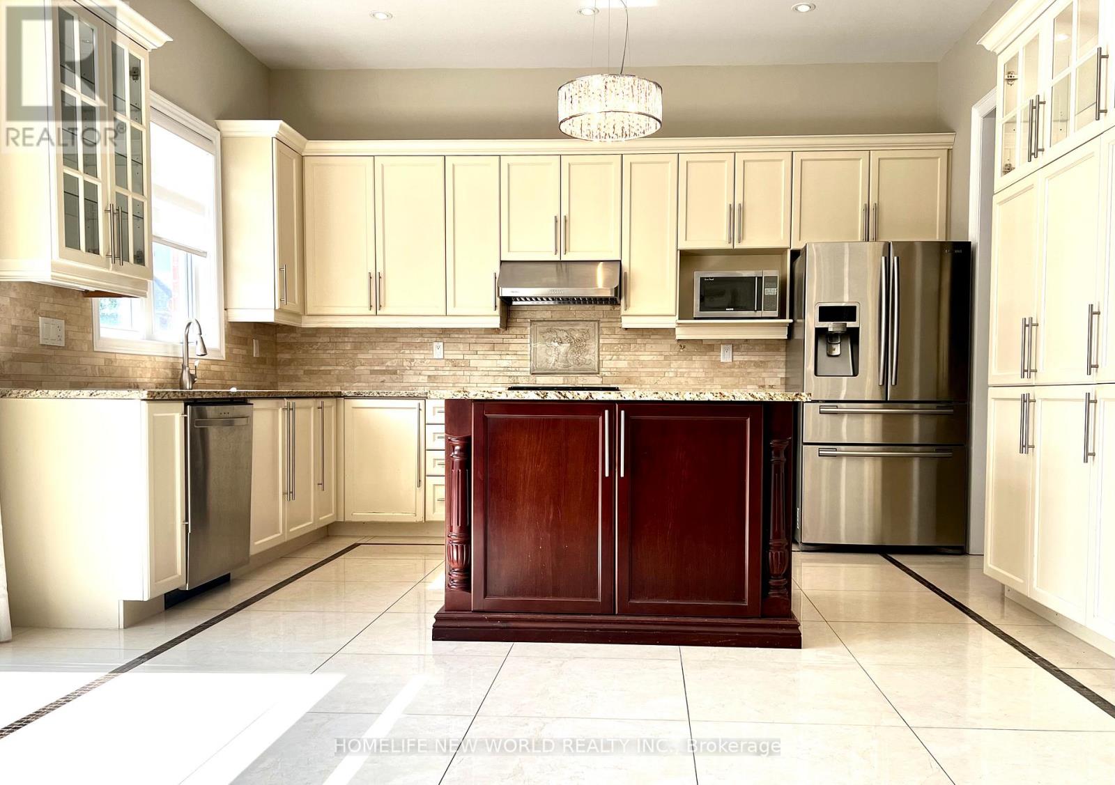 Photo 1 of 32 Wendelyn Drive, Richmond Hill ON