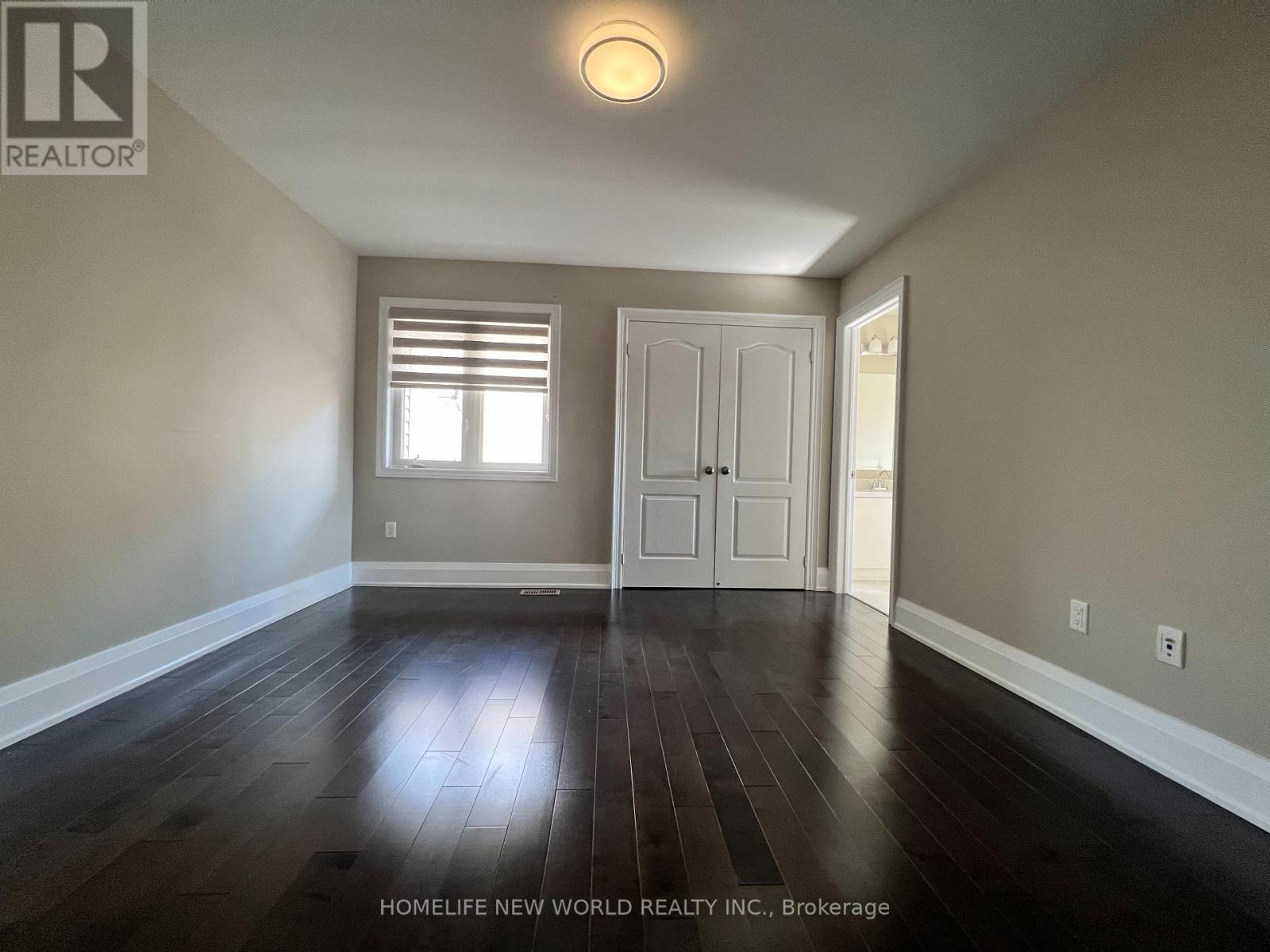 Photo 3 of 32 Wendelyn Drive, Richmond Hill ON