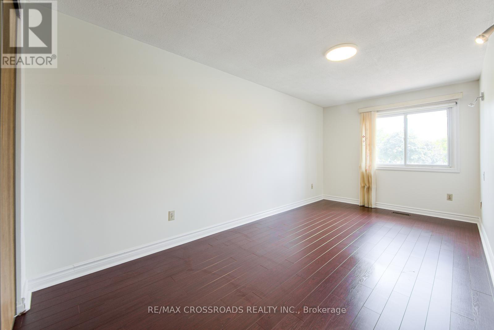 Photo 18 of 113 Bedale Crescent, Markham ON