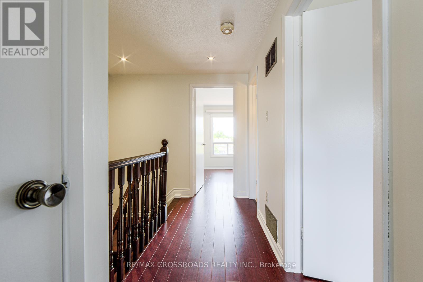 Photo 19 of 113 Bedale Crescent, Markham ON