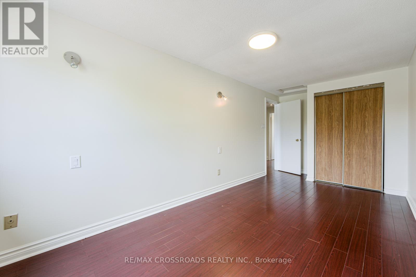 Photo 21 of 113 Bedale Crescent, Markham ON