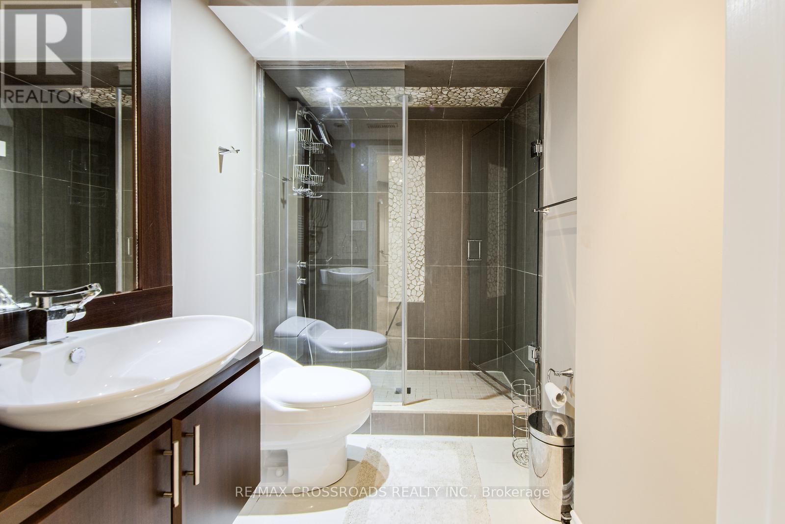 Photo 25 of 113 Bedale Crescent, Markham ON