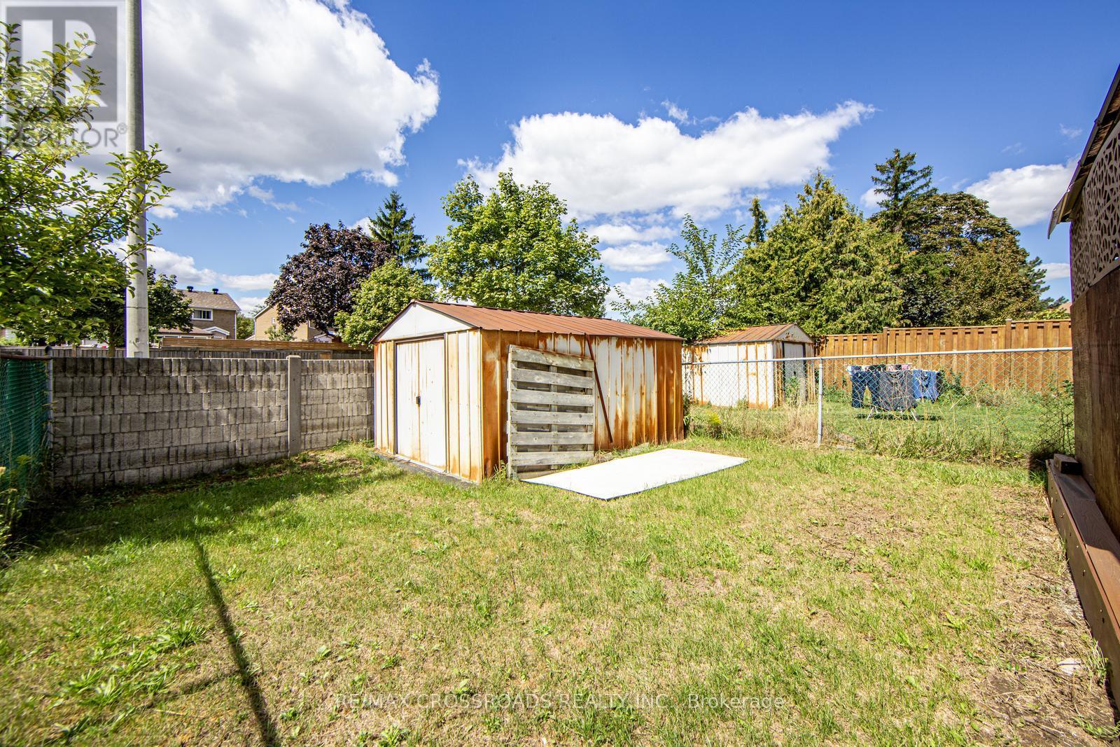 Photo 32 of 113 Bedale Crescent, Markham ON