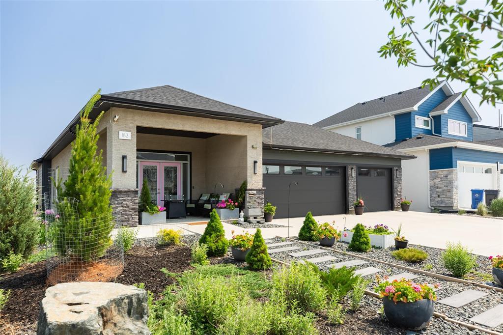Photo 2 of 183 Valley Brook Road, Winnipeg MB