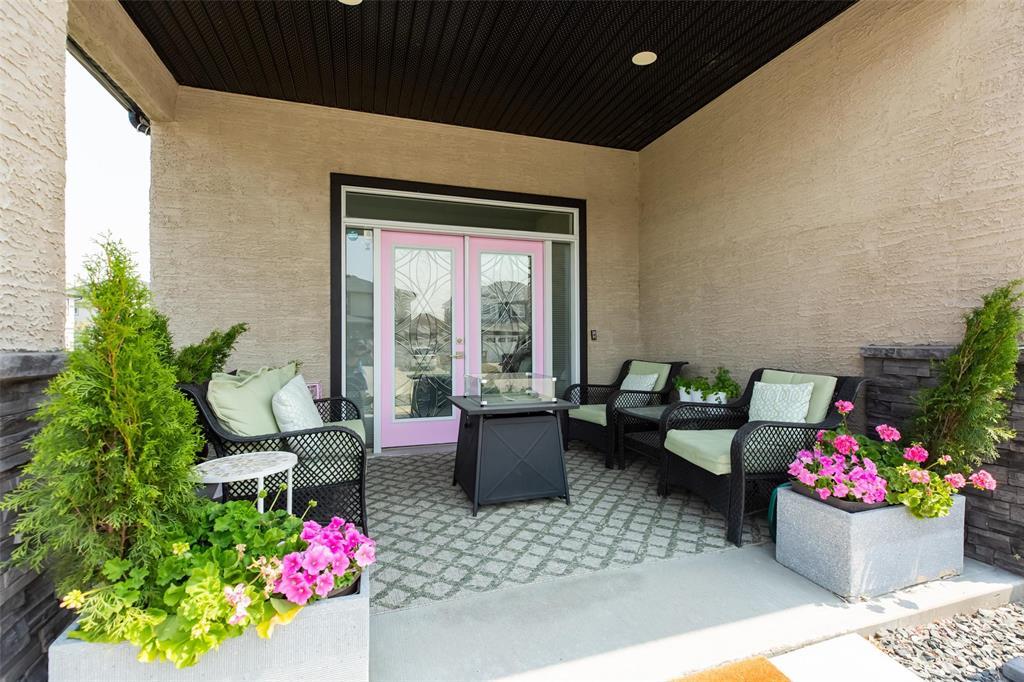Photo 3 of 183 Valley Brook Road, Winnipeg MB