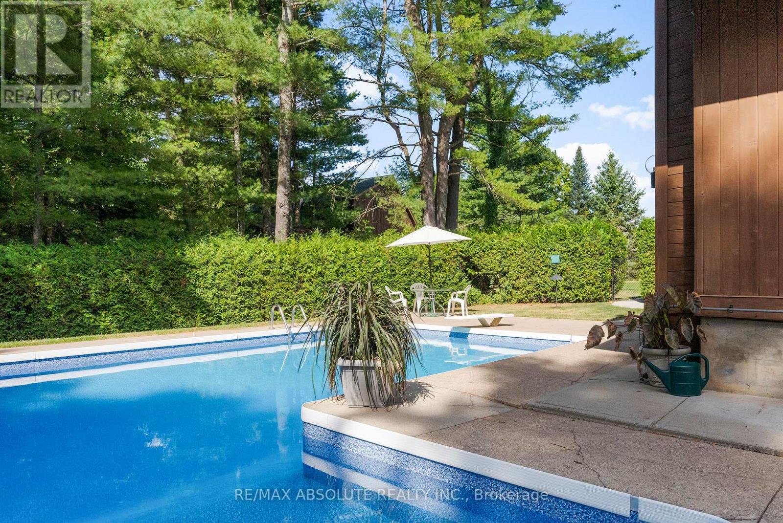 Photo 44 of 33 Old Orchard Lane, Mcnab Braeside ON