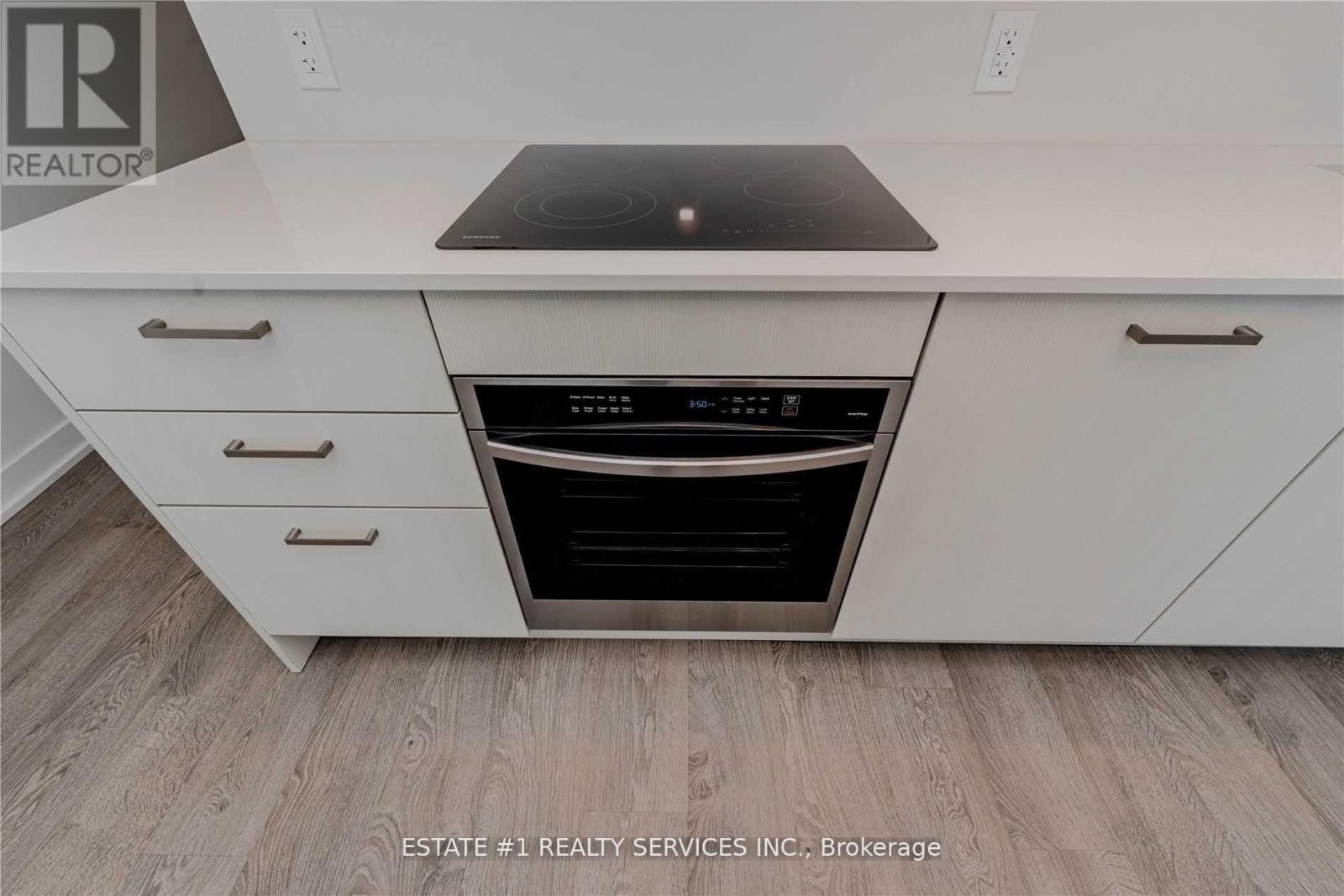 Photo 14 of 2116 1928 Lakeshore Boulevard, Toronto ON