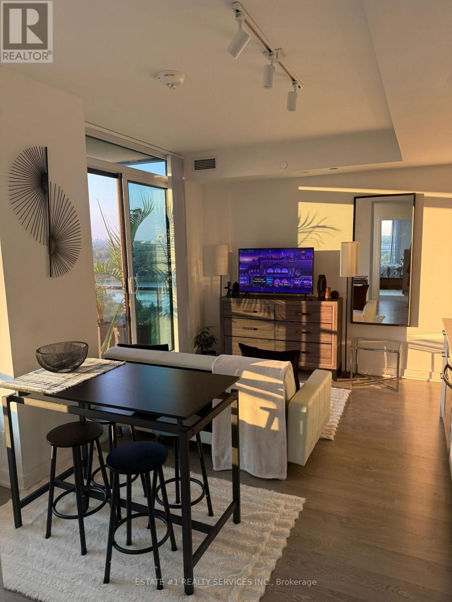Photo 39 of 2116 1928 Lakeshore Boulevard, Toronto ON