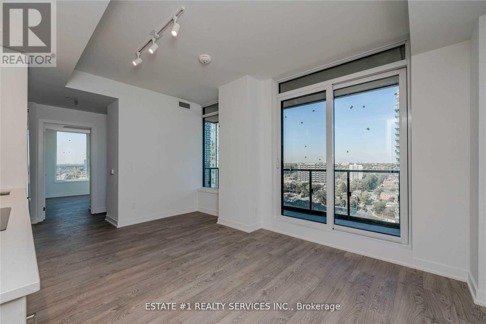 Photo 8 of 2116 1928 Lakeshore Boulevard, Toronto ON