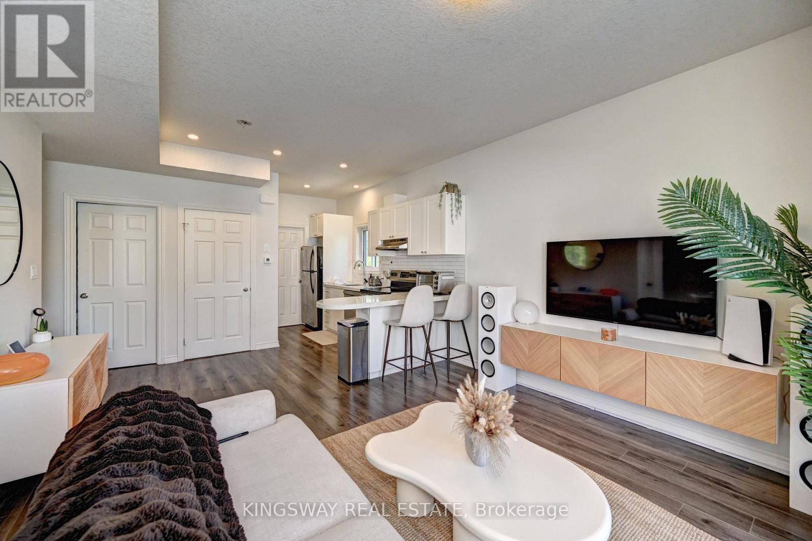Photo 10 of 7 C 164 Heiman Street, Kitchener ON