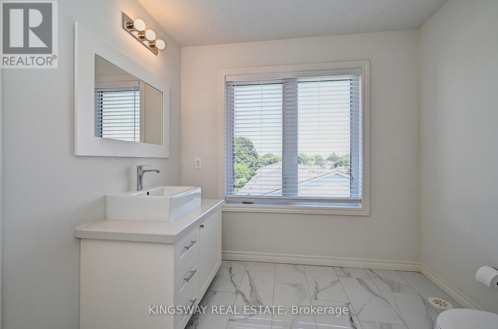 Photo 25 of 7 C 164 Heiman Street, Kitchener ON