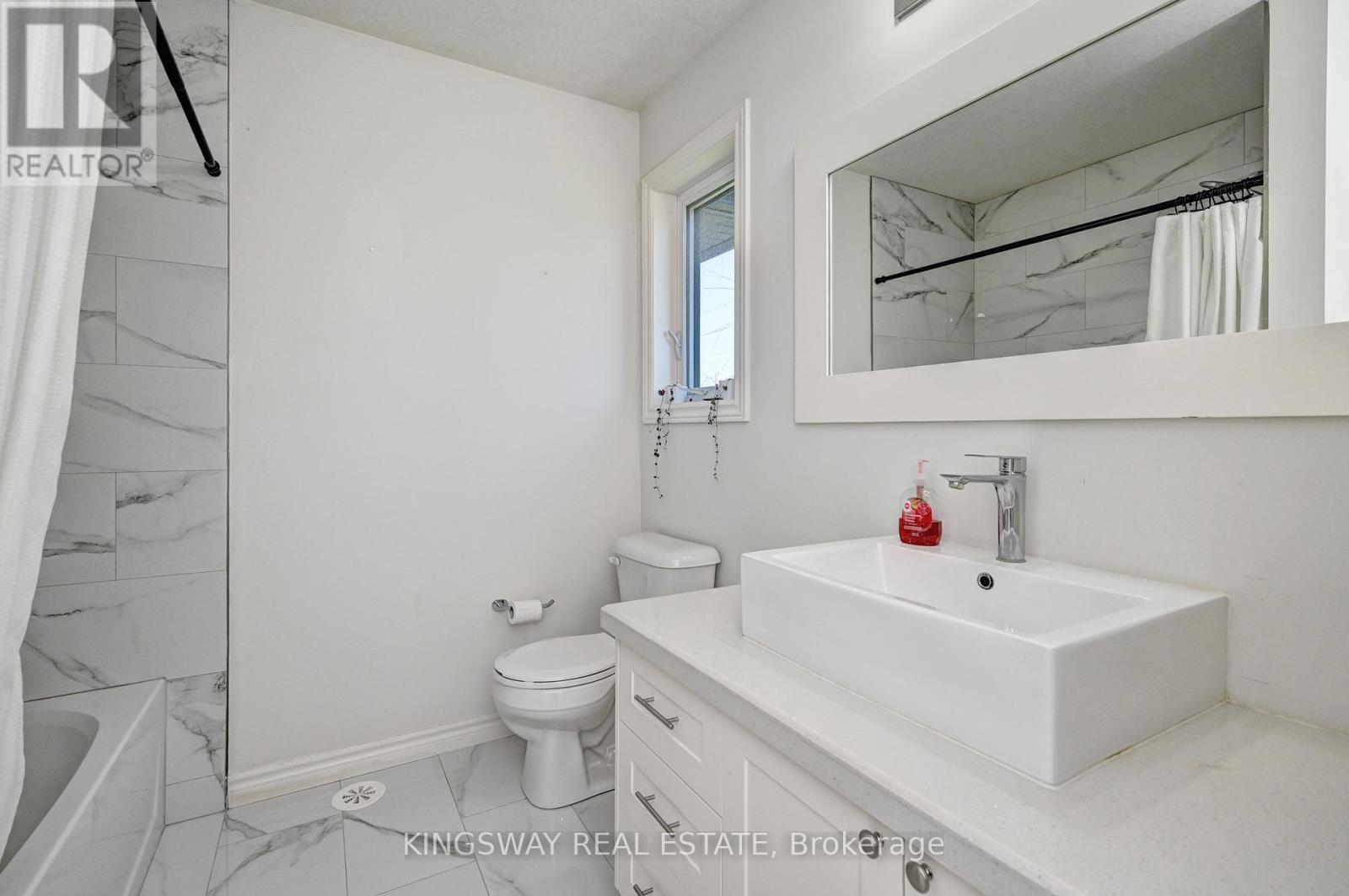 Photo 35 of 7 C 164 Heiman Street, Kitchener ON