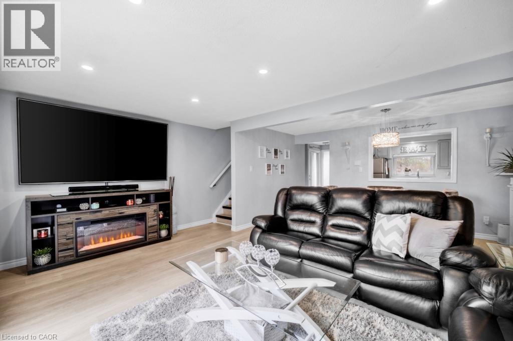 Photo 9 of 215 Glamis Road Unit 2, Cambridge ON