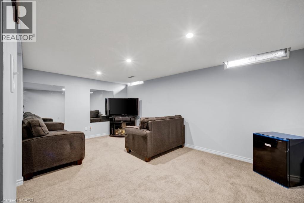 Photo 11 of 215 Glamis Road Unit 2, Cambridge ON