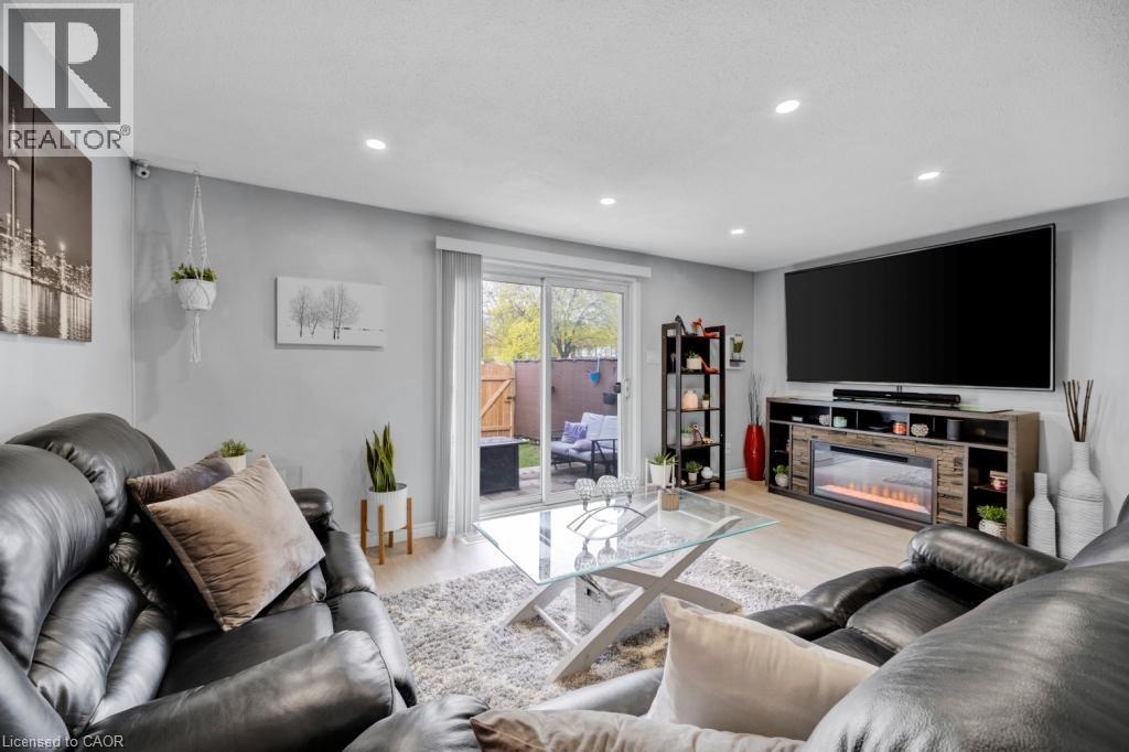 Photo 10 of 215 Glamis Road Unit 2, Cambridge ON