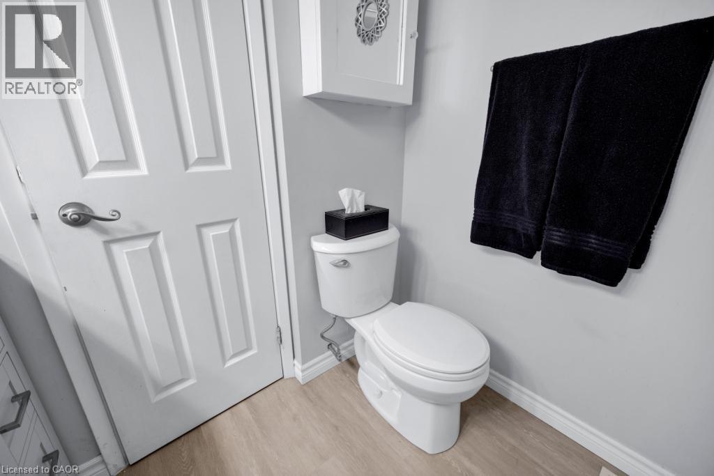 Photo 26 of 215 Glamis Road Unit 2, Cambridge ON