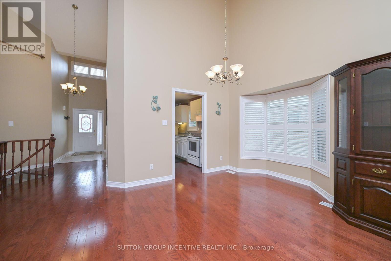 Photo 11 of 4 Belair Place, New Tecumseth ON
