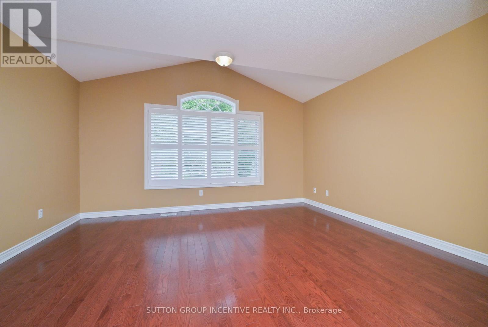 Photo 14 of 4 Belair Place, New Tecumseth ON