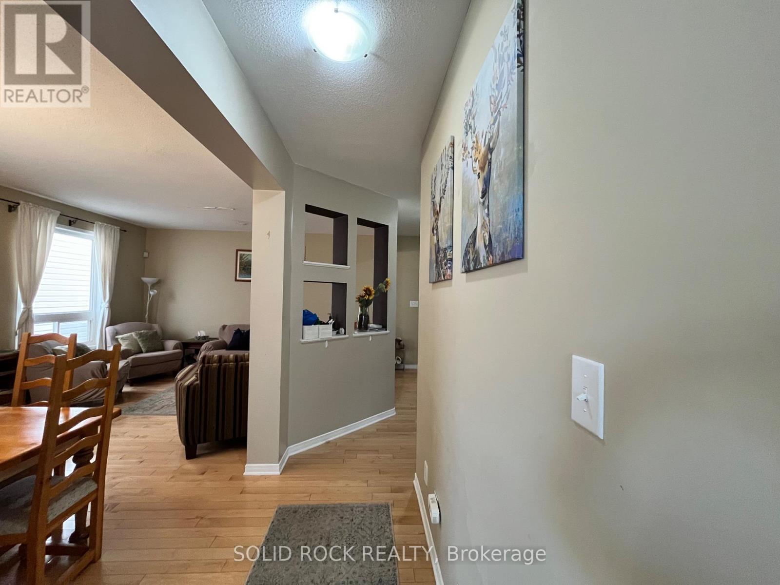 Photo 11 of 409 Amar Lane, Ottawa ON