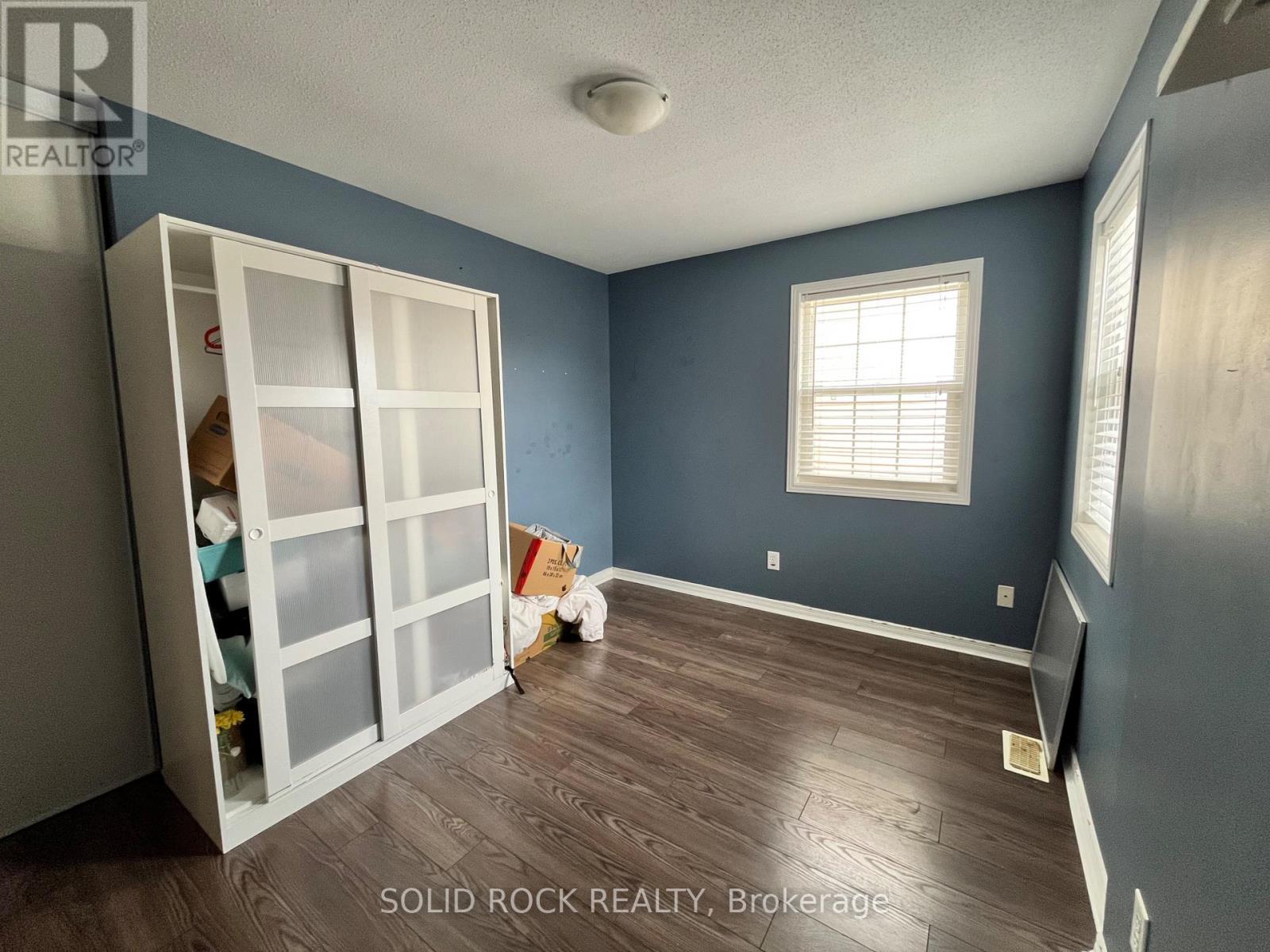Photo 17 of 409 Amar Lane, Ottawa ON