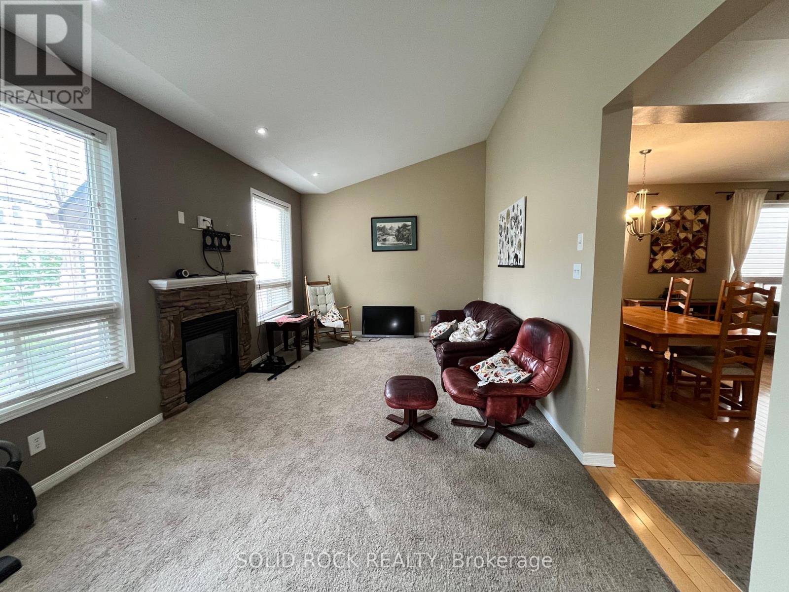 Photo 8 of 409 Amar Lane, Ottawa ON