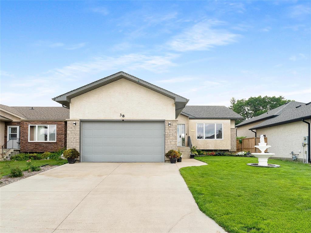 Photo 42 of 38 Woodridge Drive, Beausejour MB