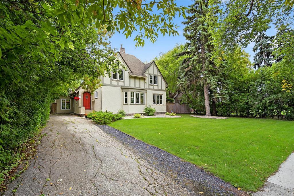 Photo 2 of 229 Lamont Boulevard, Winnipeg MB