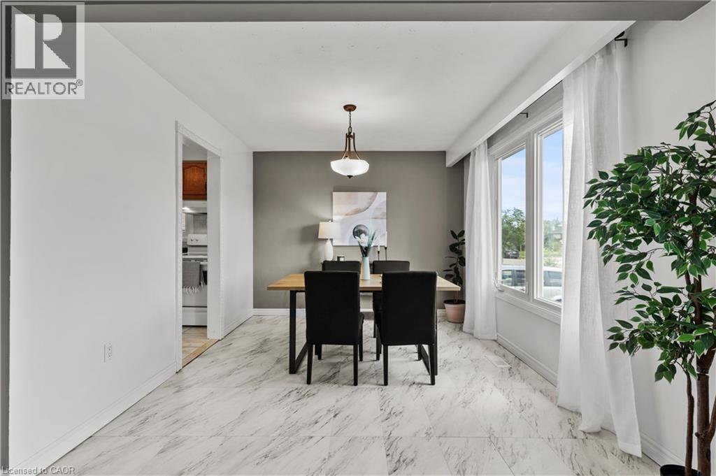 Photo 10 of 5 Lynwood Drive, Hamilton ON