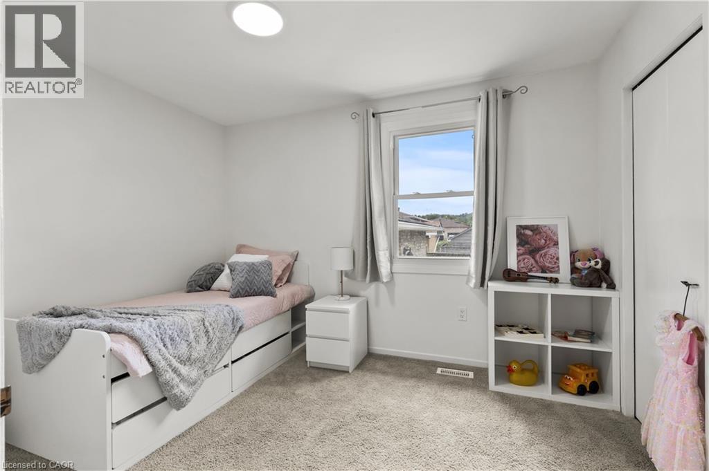 Photo 16 of 5 Lynwood Drive, Hamilton ON