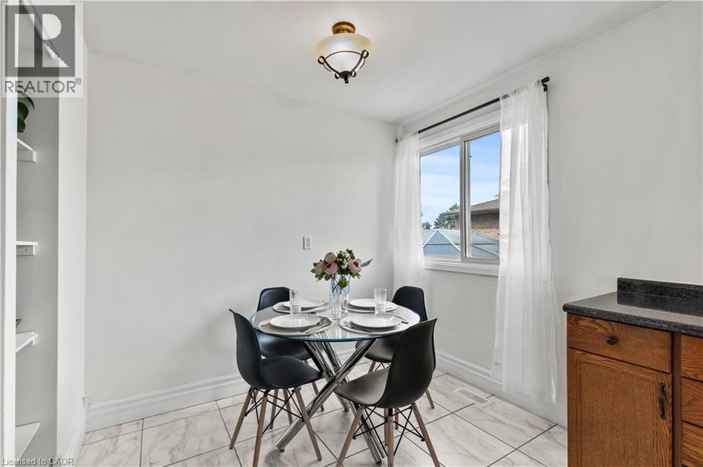 Photo 13 of 5 Lynwood Drive, Hamilton ON