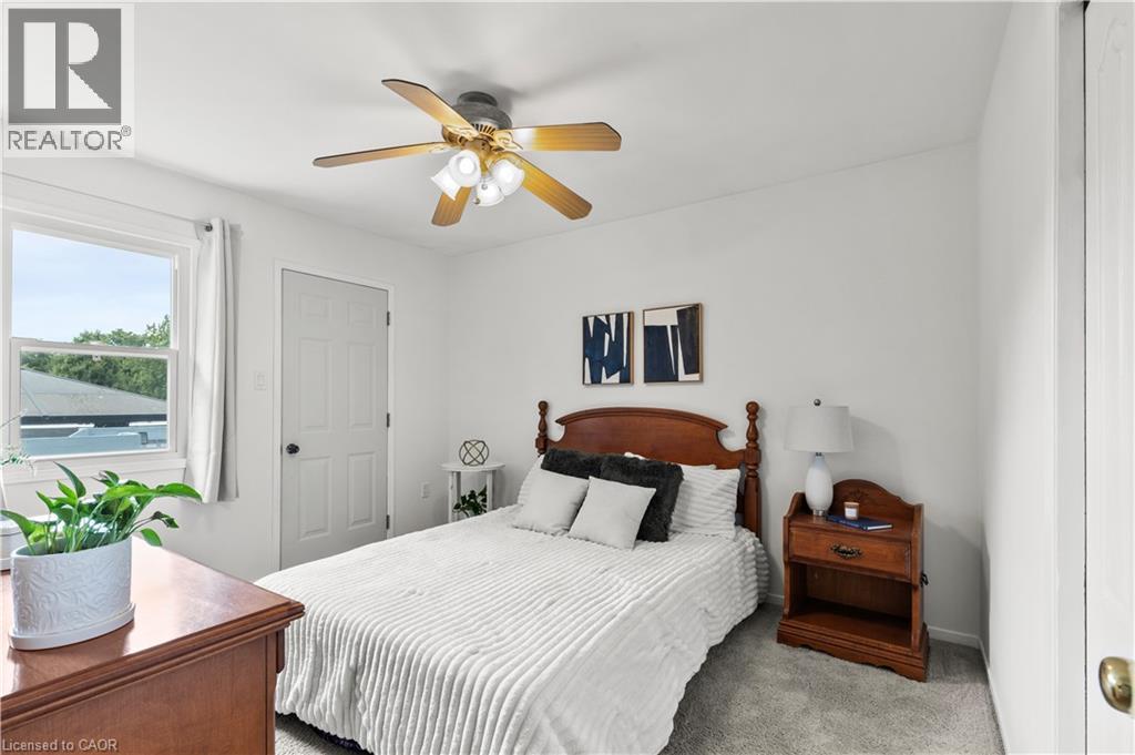 Photo 14 of 5 Lynwood Drive, Hamilton ON