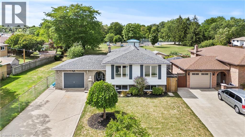 Photo 1 of 5 Lynwood Drive, Hamilton ON