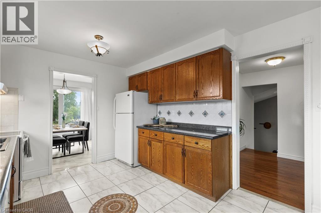 Photo 12 of 5 Lynwood Drive, Hamilton ON