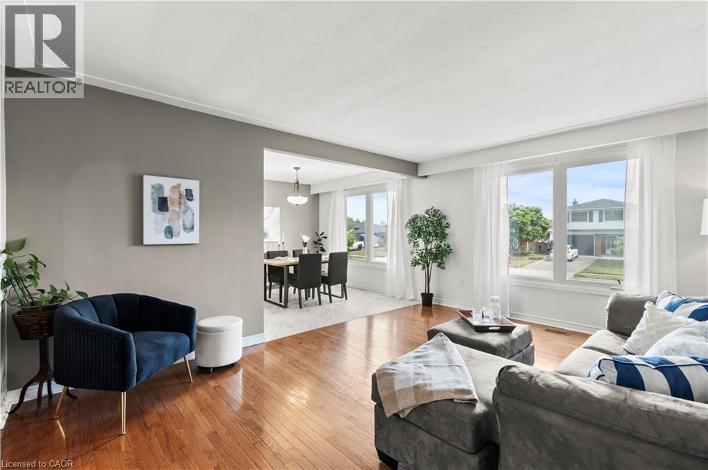Photo 8 of 5 Lynwood Drive, Hamilton ON