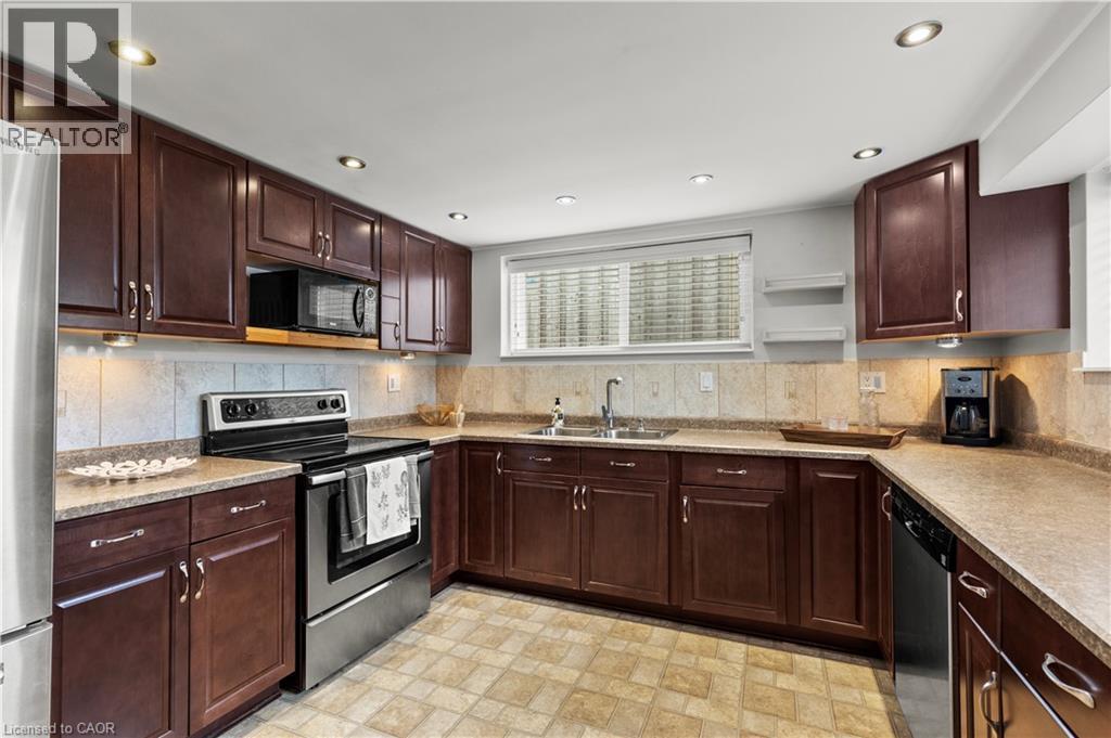 Photo 26 of 5 Lynwood Drive, Hamilton ON
