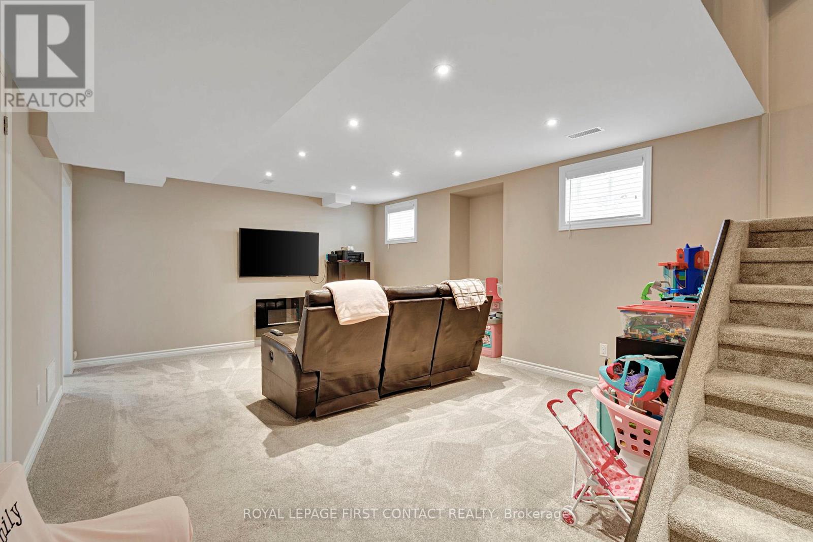 Photo 31 of 45 Cameron Street, Springwater ON