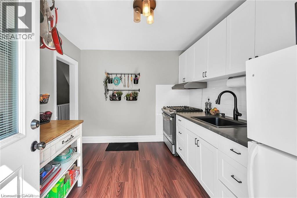 Photo 18 of 49 East Bend Avenue S, Hamilton ON